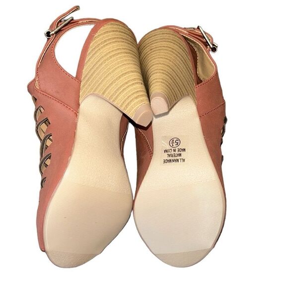 Delicious Women’s Burgundy Heels(Size 5.5) - Picture 5 of 7